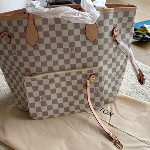 White lv mm Neverfull 🤍